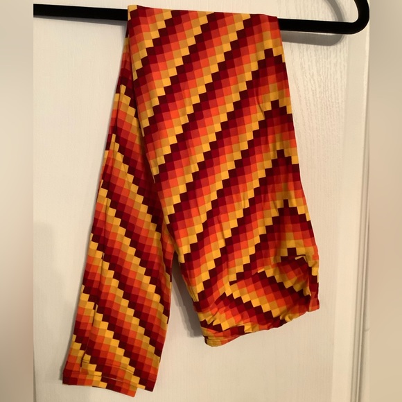 **SALE SEE BELOW** NWOT Lularoe Leggings - Picture 1 of 1